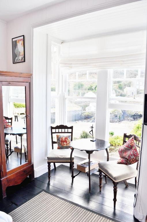The Gallery Port Isaac Bilik gambar